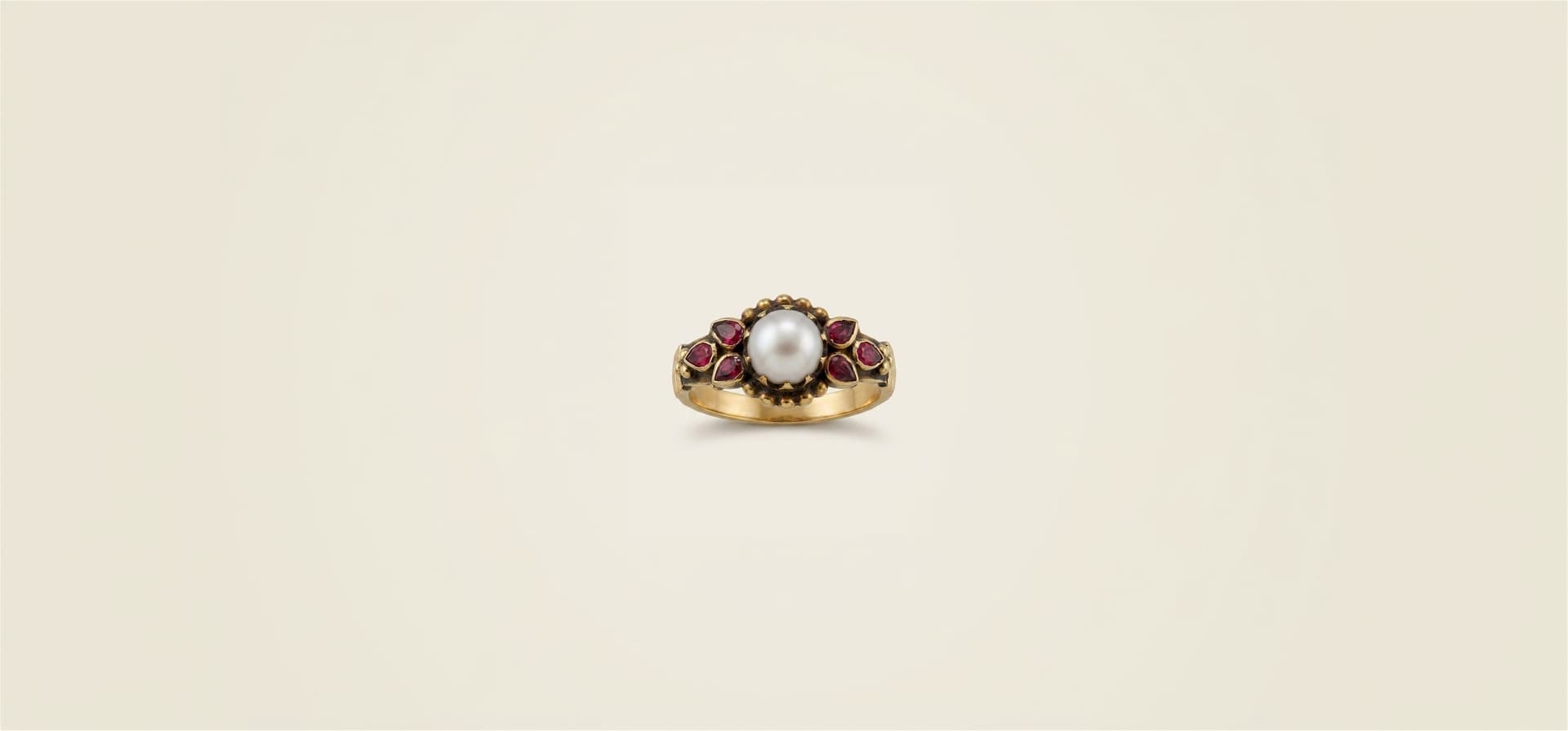 Beispiel-Inserat: Goldring mit Perle und Rubin-Edelsteinen