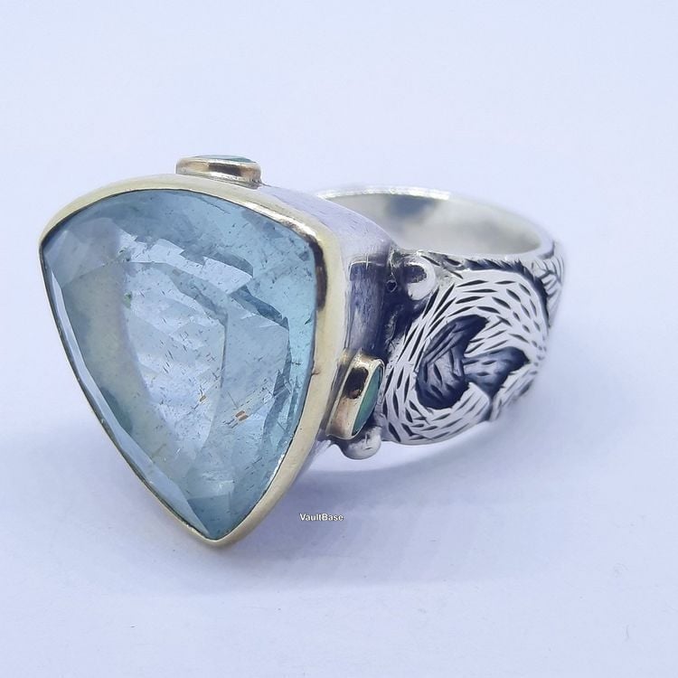 Edler Ring mit bezauberndem Aquamarin Edelstein Gold Silber — Guter Zustand (VG) Ringe