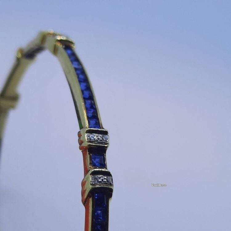 Goldarmband mit erstklassigen Edelsteinen — bracelets