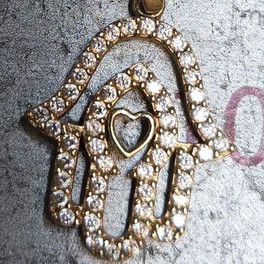 Hamsa Fatimas Hand Anhänger mit Zirkonen Gold 585 — necklaces