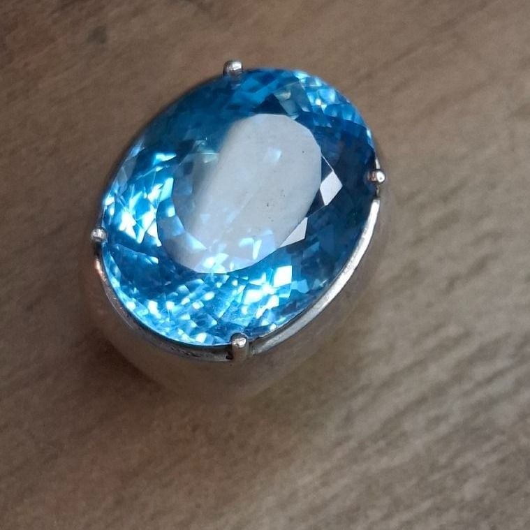 34.66 ct. Swiss Blue Topas Ring – Silber 925 — Very Good / Fine (VG+) Ringe
