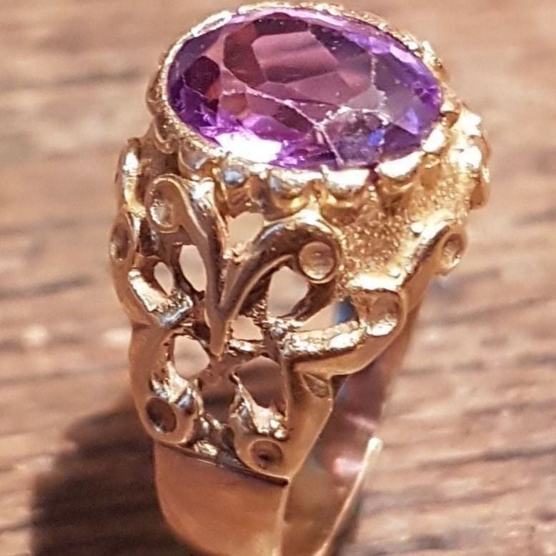 Glamouröser Amethystring in 750 Gold — Exzellenter Zustand (M-) Ringe