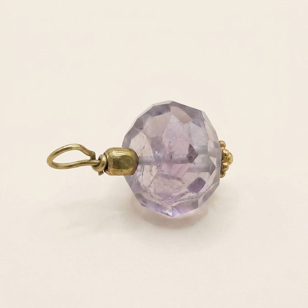 First-Class Pendant with Amethyst Gemstone — Good (VG) Necklaces & pendants