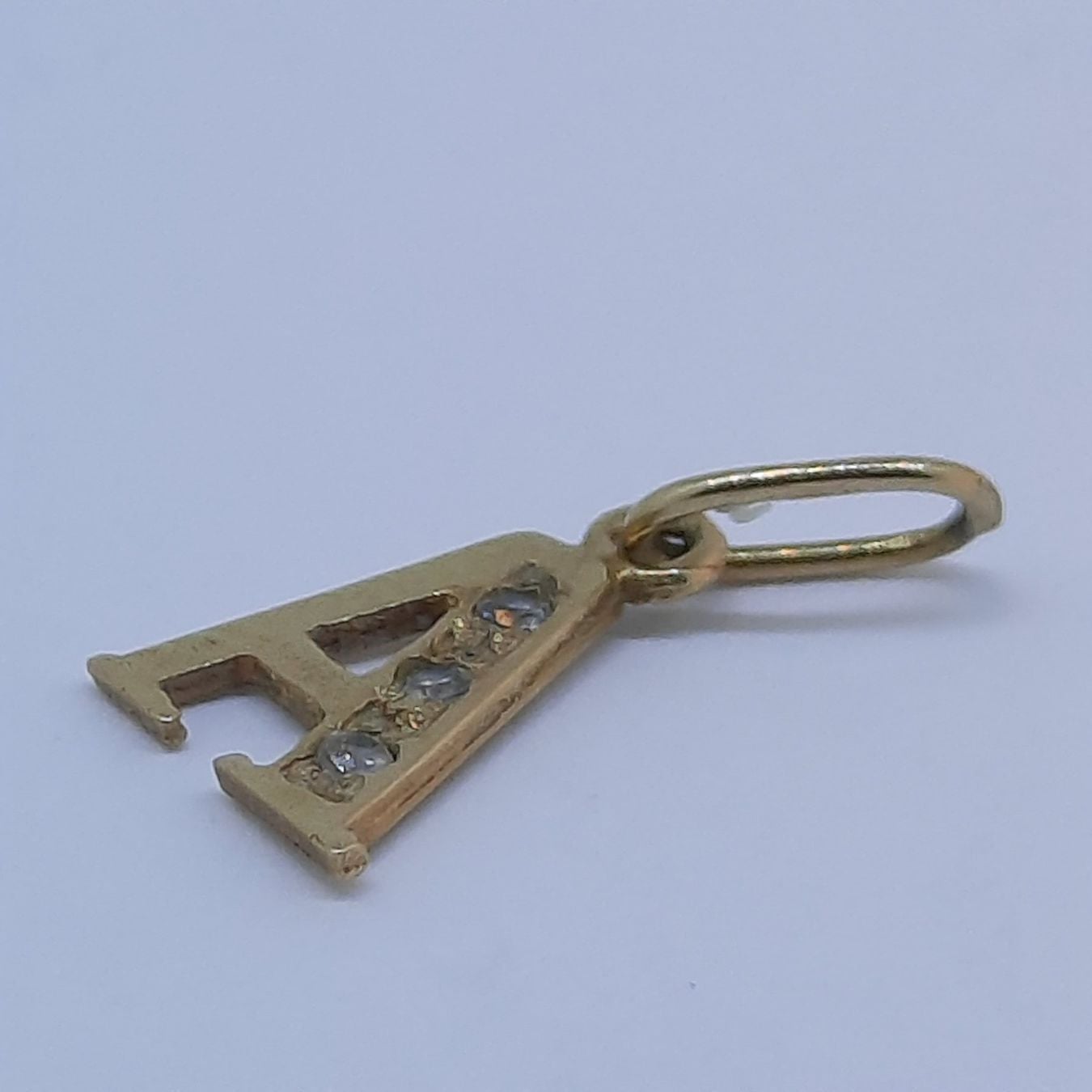 Pendentif lettre raffiné en or rose — Bon (VG) Colliers & pendentifs
