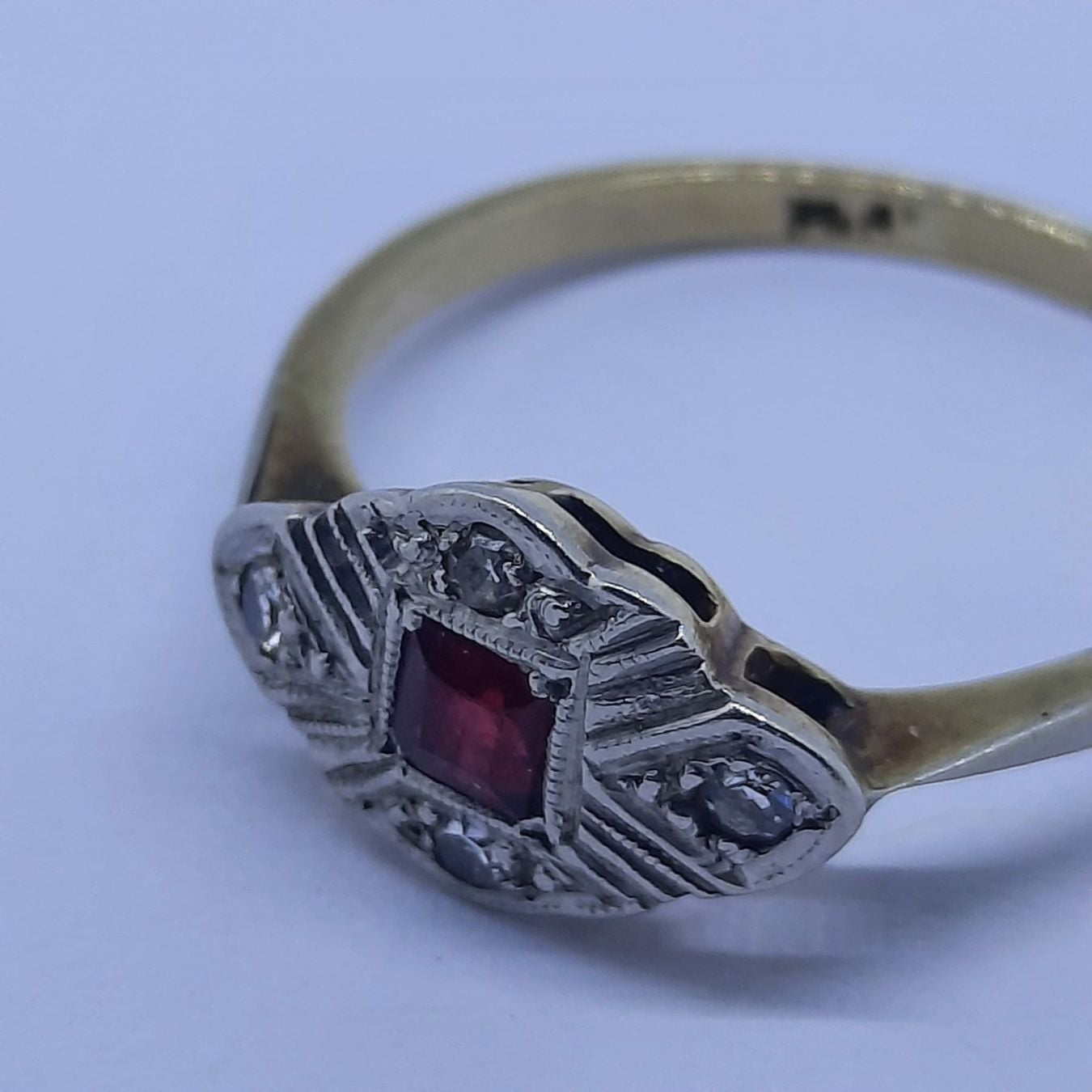 Gold Ring with Fine Ruby Gemstone — Good (VG) Rings