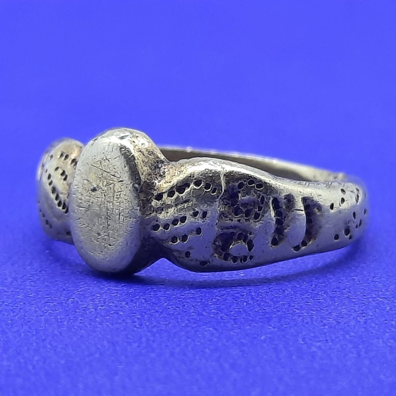 Simple Ring in 14 Carat Yellow Gold — Good (VG) Rings