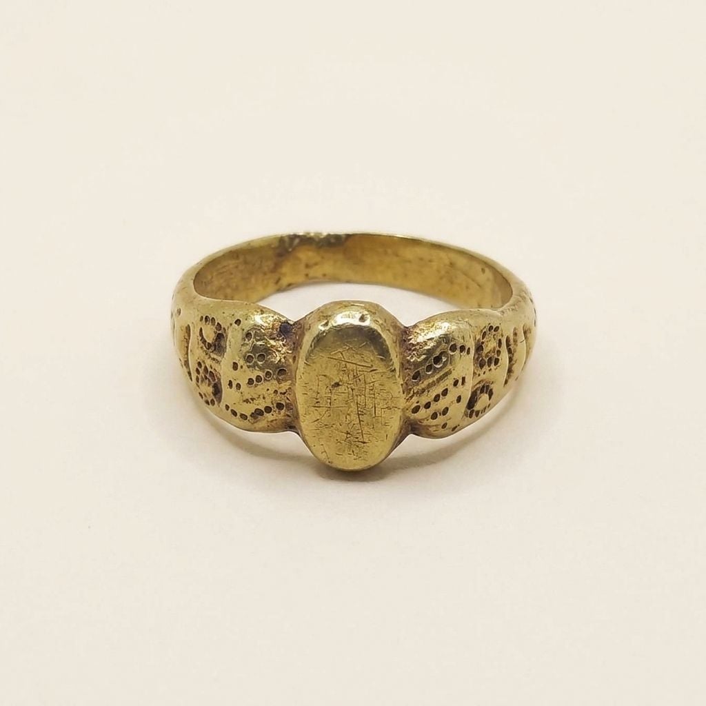 Simple Ring in 14 Carat Yellow Gold — Good (VG) Rings