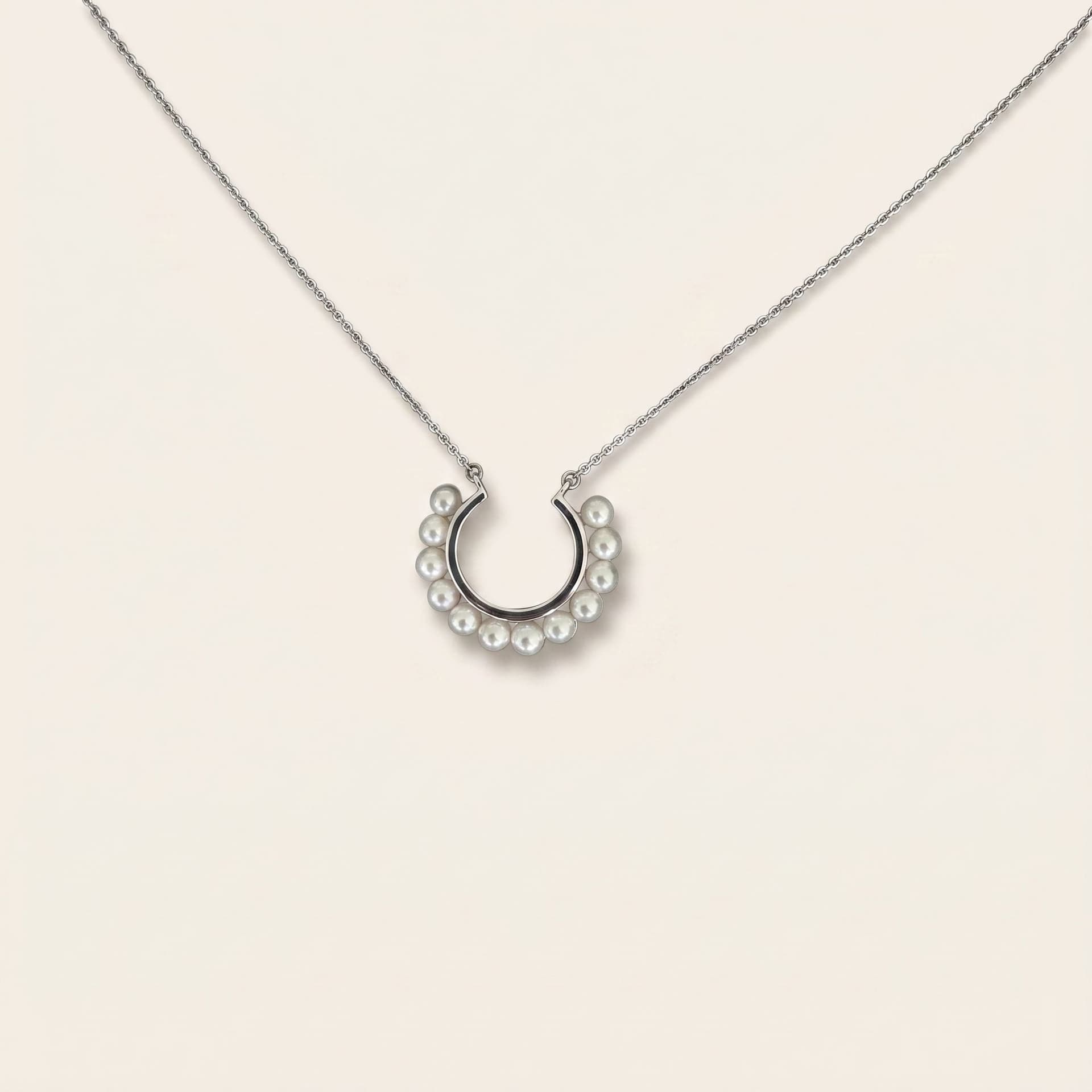 Collana con ciondolo — foto 1 di 3