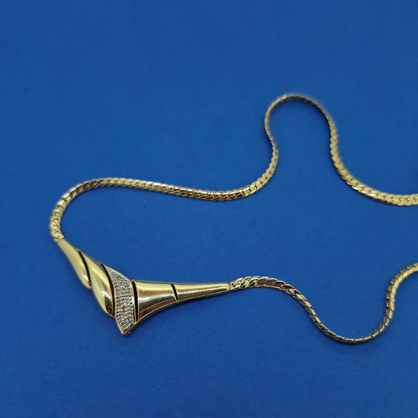 Beautiful Necklace in 750 Yellow Gold with 3 Diamonds — Excellent (M-) Necklaces & pendants