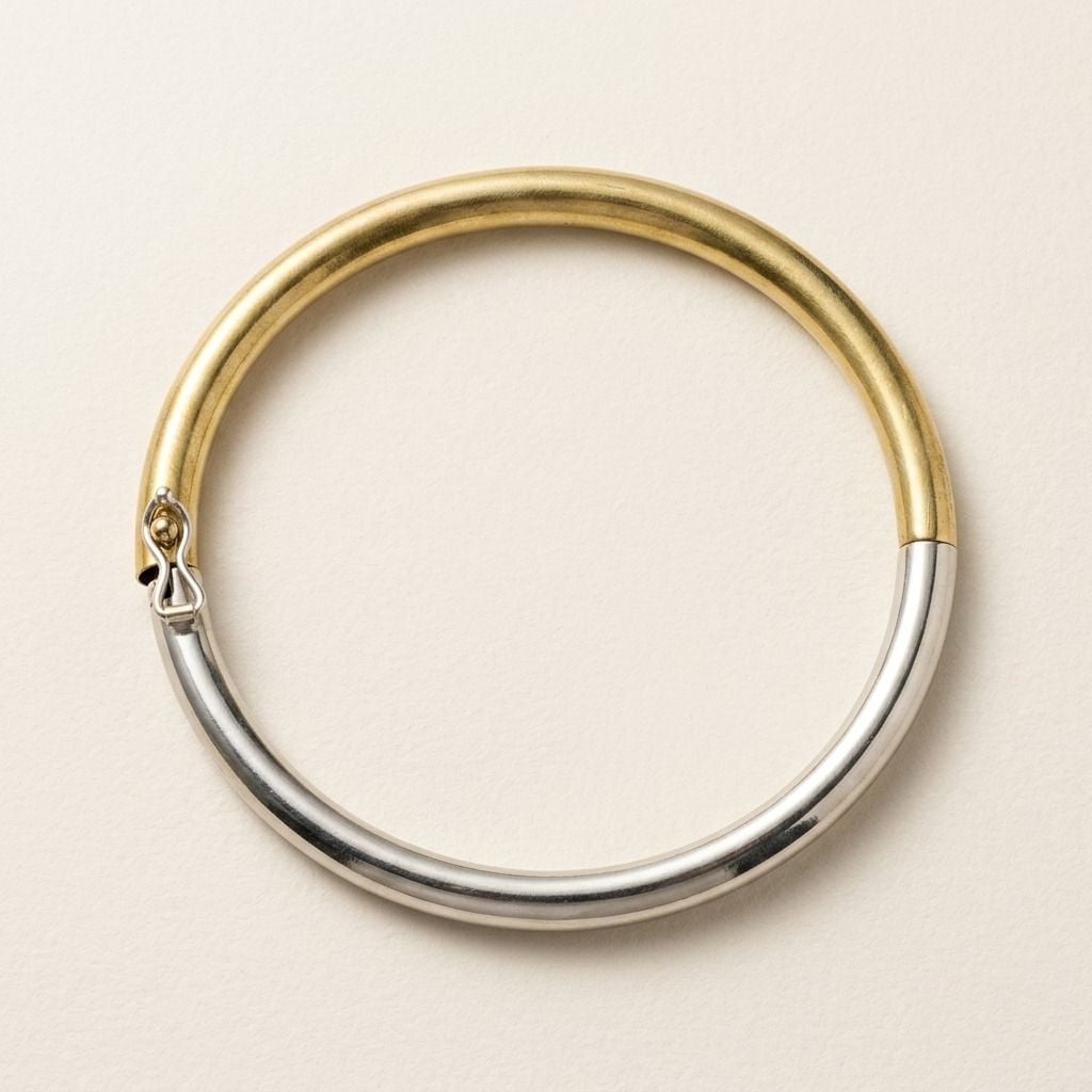 Beautiful Bangle in 750 White and Yellow Gold — Very good / fine (VG+) Bracelets
