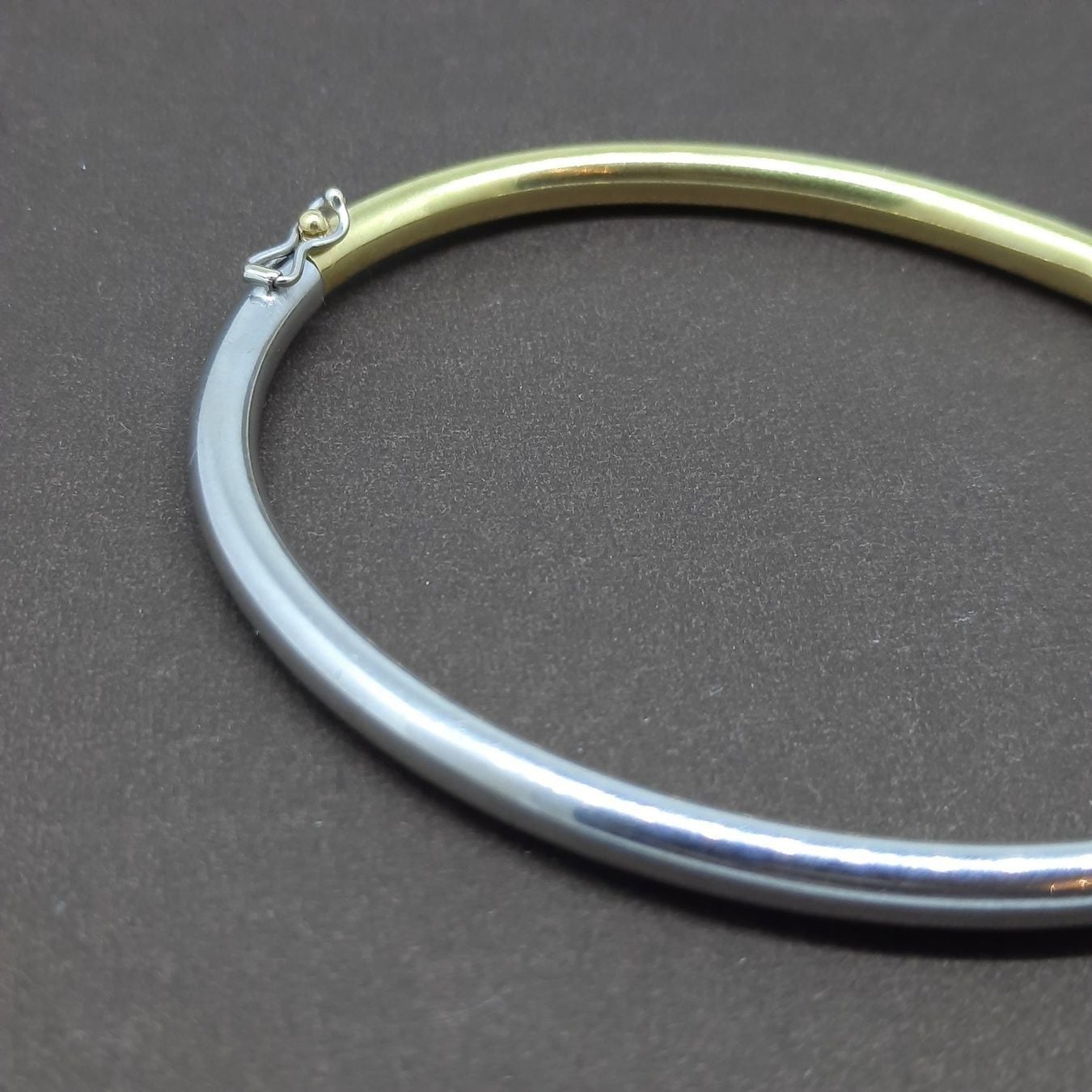 Wunderschöner Armreif in 750 Weiss und Gelbgold — Very Good / Fine (VG+) Armbänder