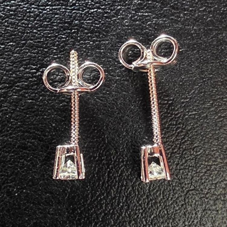 Diamond Earrings White Gold — Excellent (M-) Earrings