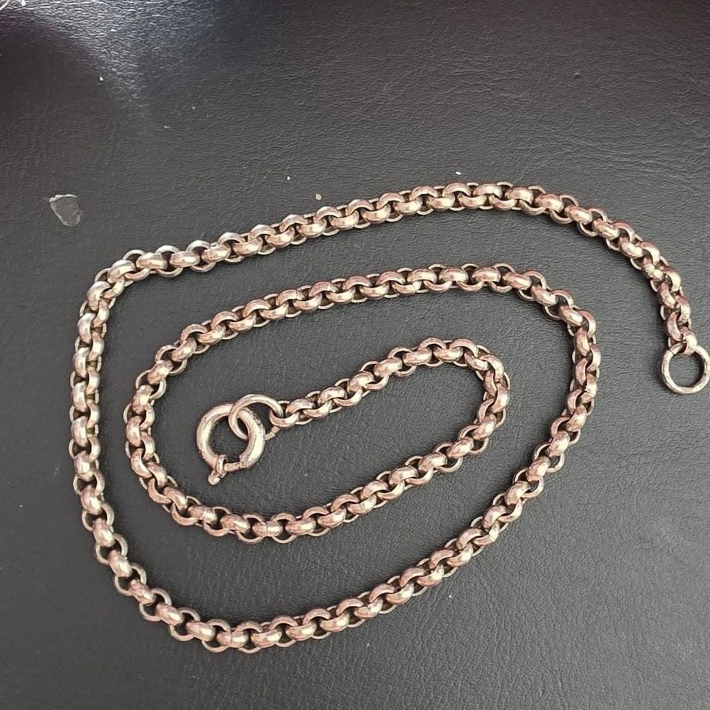 Silver Chain — Very good / fine (VG+) Necklaces & pendants