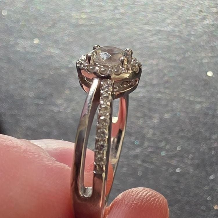 Silver Ring with Zirconia — Very good / fine (VG+) Rings
