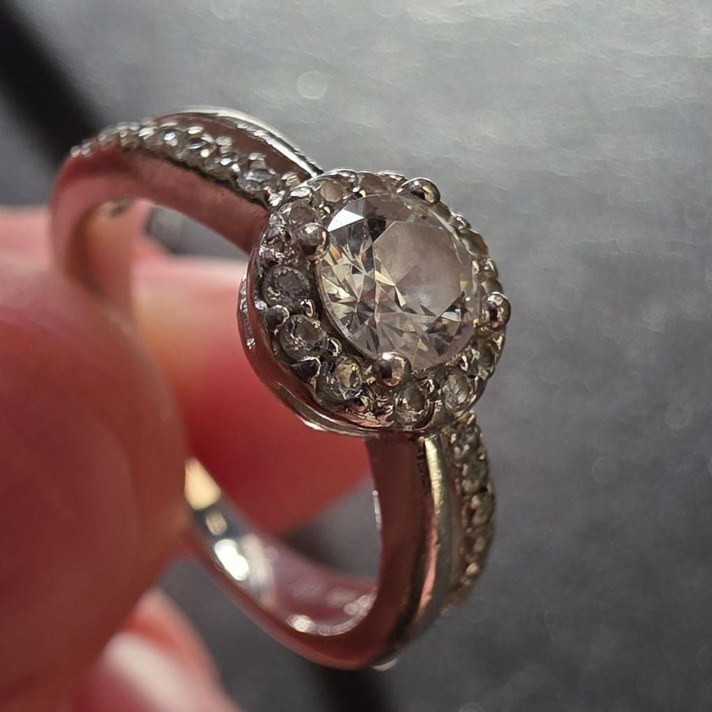 Silver Ring with Zirconia — Very good / fine (VG+) Rings