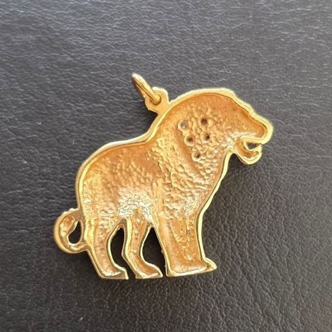 Lion 750 White Gold & Yellow Gold 6.41g — Very good / fine (VG+) Necklaces & pendants