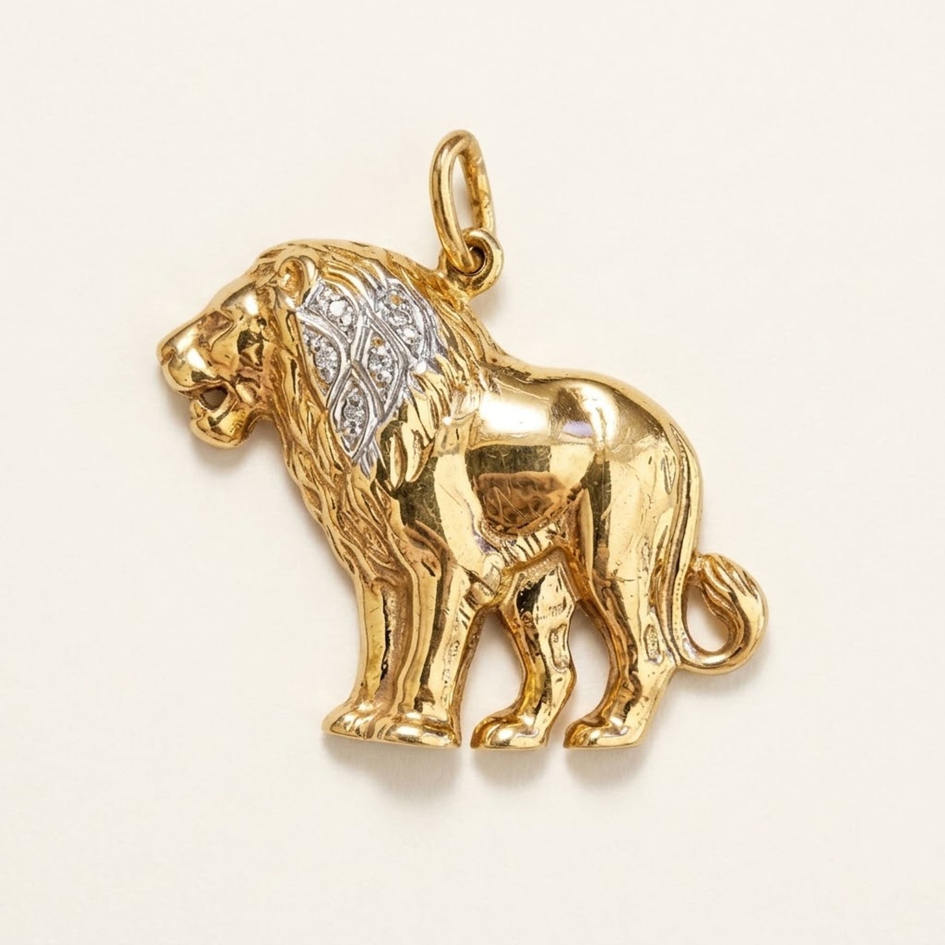 Lion 750 White Gold & Yellow Gold 6.41g — Very good / fine (VG+) Necklaces & pendants