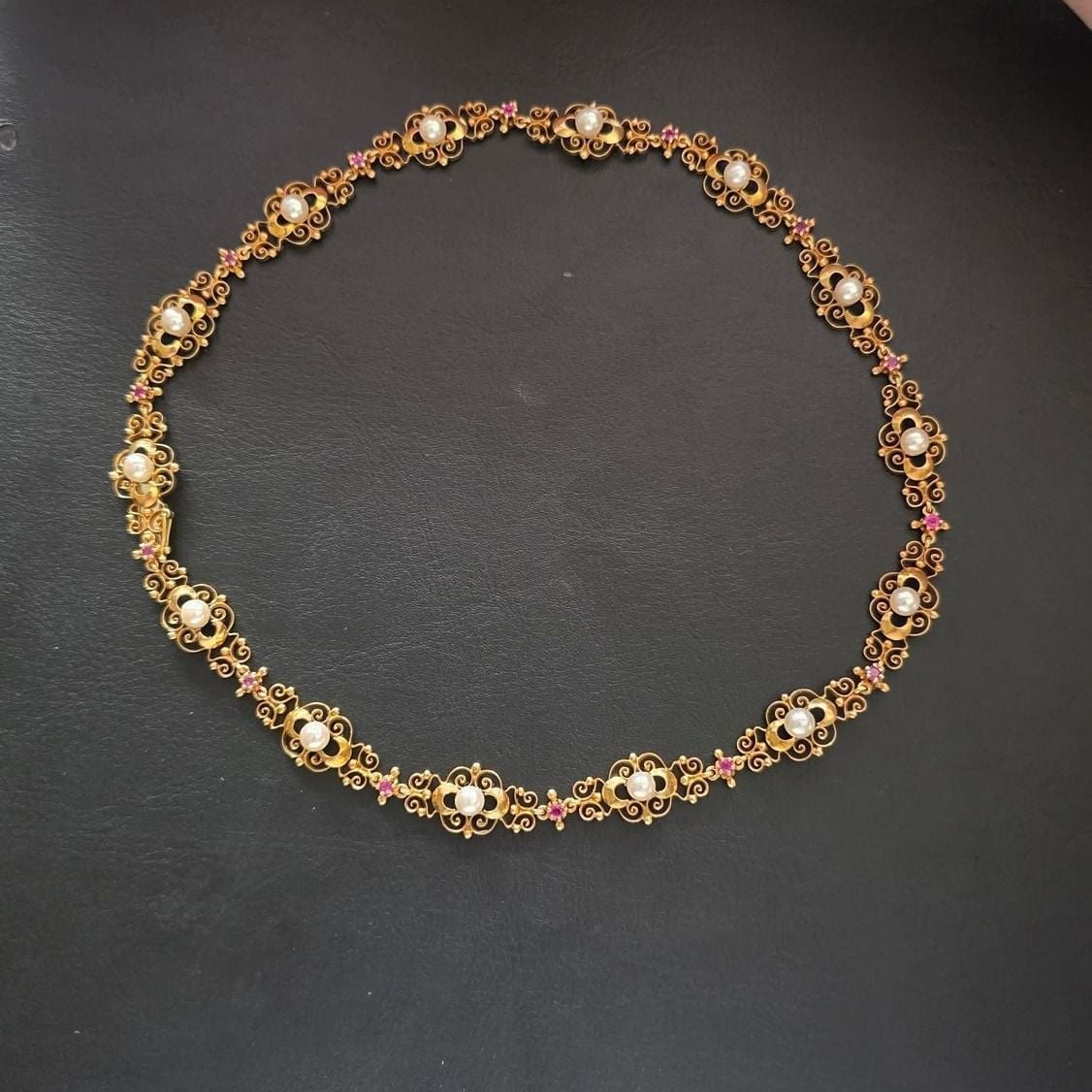 Handgefertigtes Akoya Rubin Collier 750er Gelbgold — Guter Zustand (VG) Ketten & Anhänger