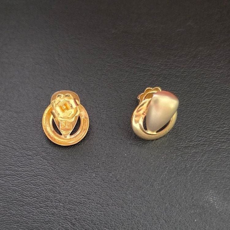 750 Gold Stud Earrings — Very good / fine (VG+) Earrings
