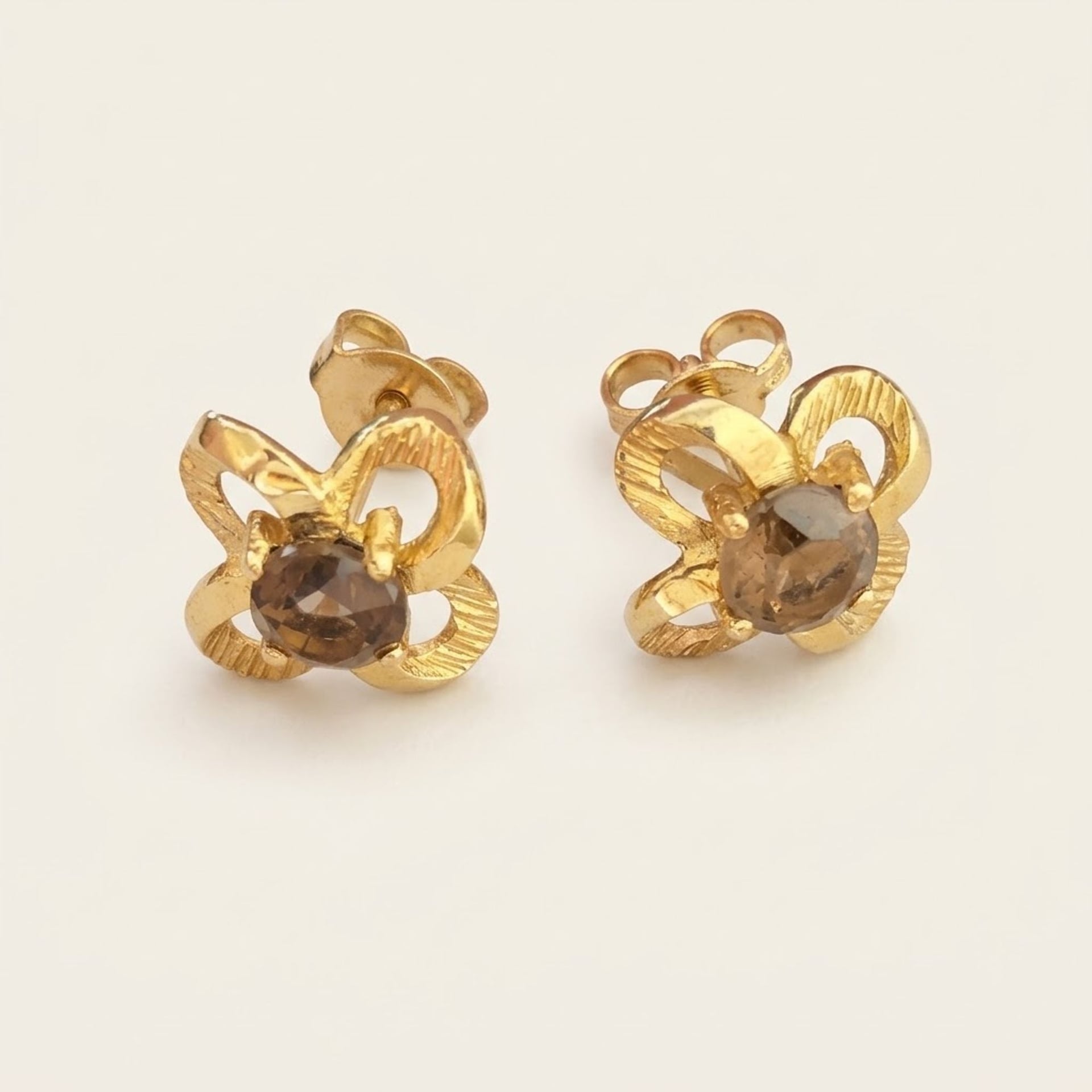 Smoky Quartz Screw-Back Earrings — Good (VG) Earrings