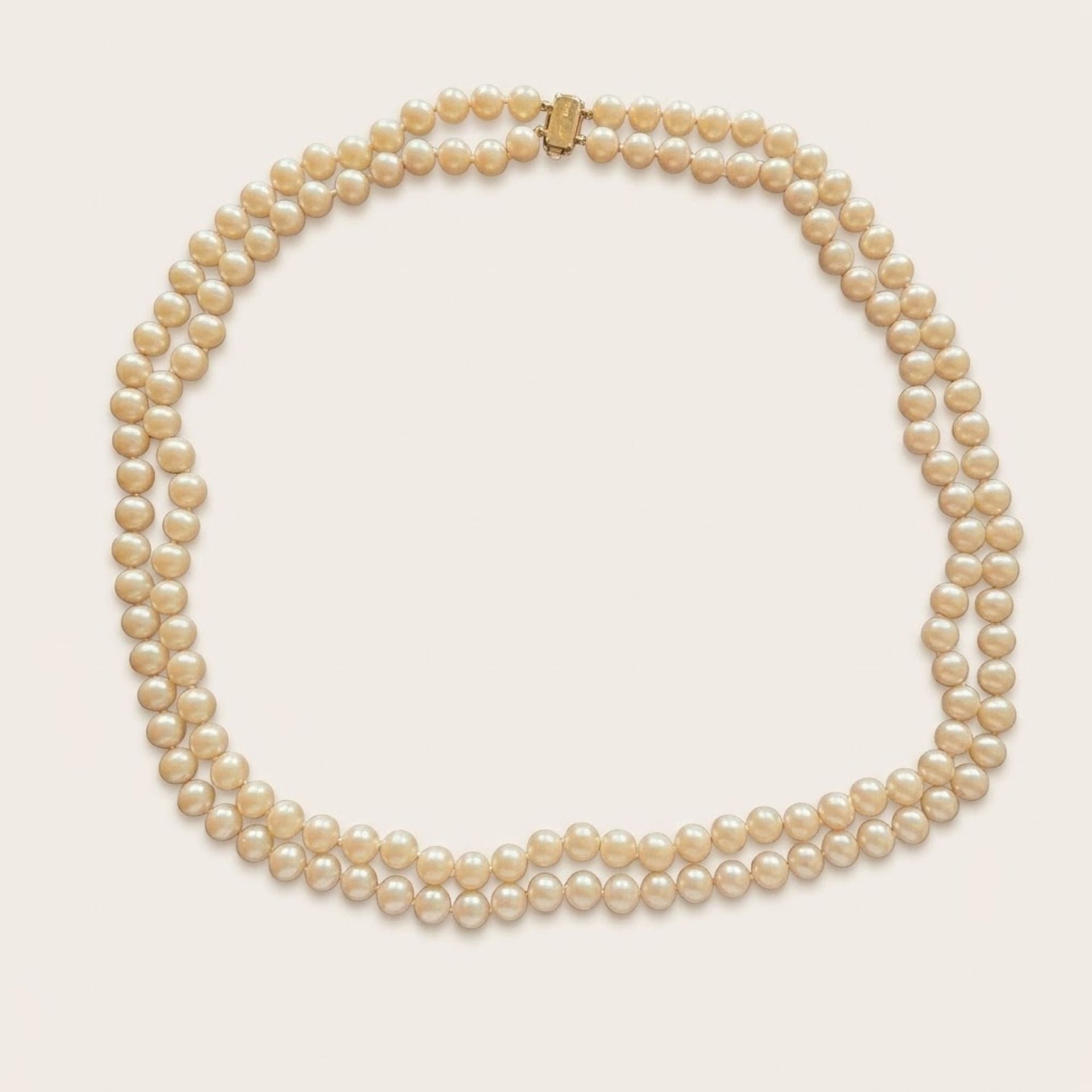 Designer-Perlencollier Cremeweisse Perlen 143 Stück — Exzellenter Zustand (M-) Ketten & Anhänger