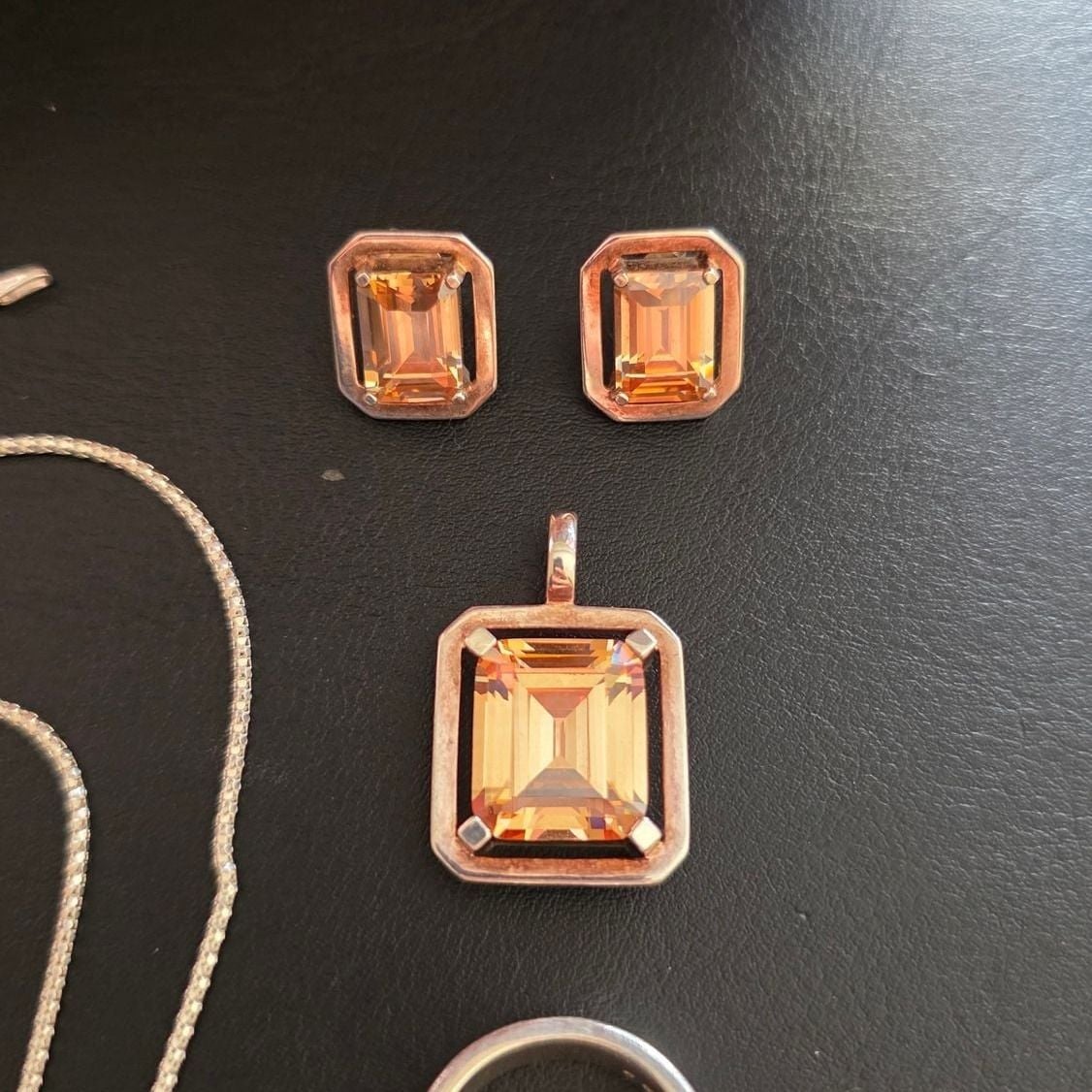 Silver Jewelry Set Zirconia — Good (VG) Necklaces & pendants