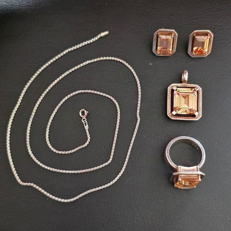 Silver Jewelry Set Zirconia — Good (VG) Necklaces & pendants