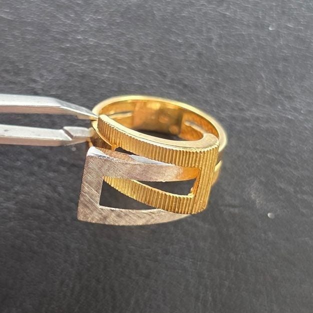 Gold Ring 750 — Good (VG) Rings