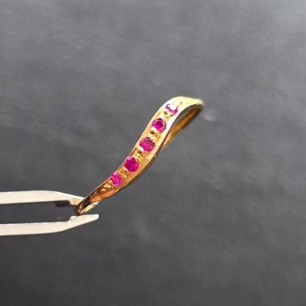Gold Ring with Ruby — Very good / fine (VG+) Rings