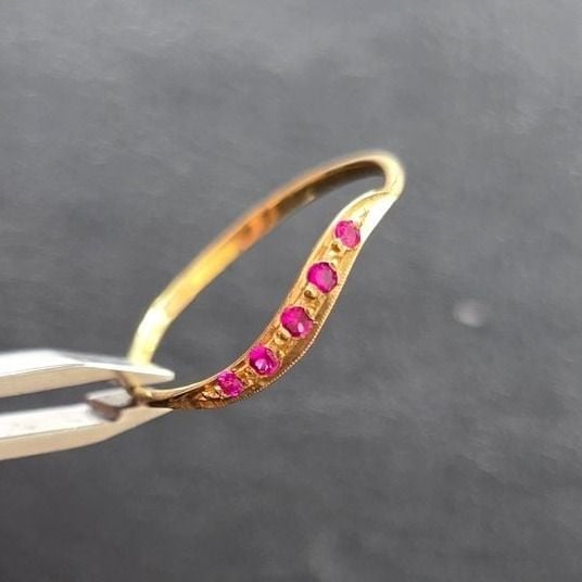 Gold Ring with Ruby — Very good / fine (VG+) Rings