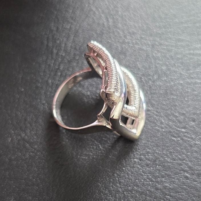White Gold Ring — Good (VG) Rings