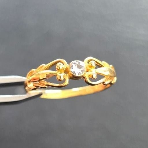 Gold Ring Sapphire — Very good / fine (VG+) Rings