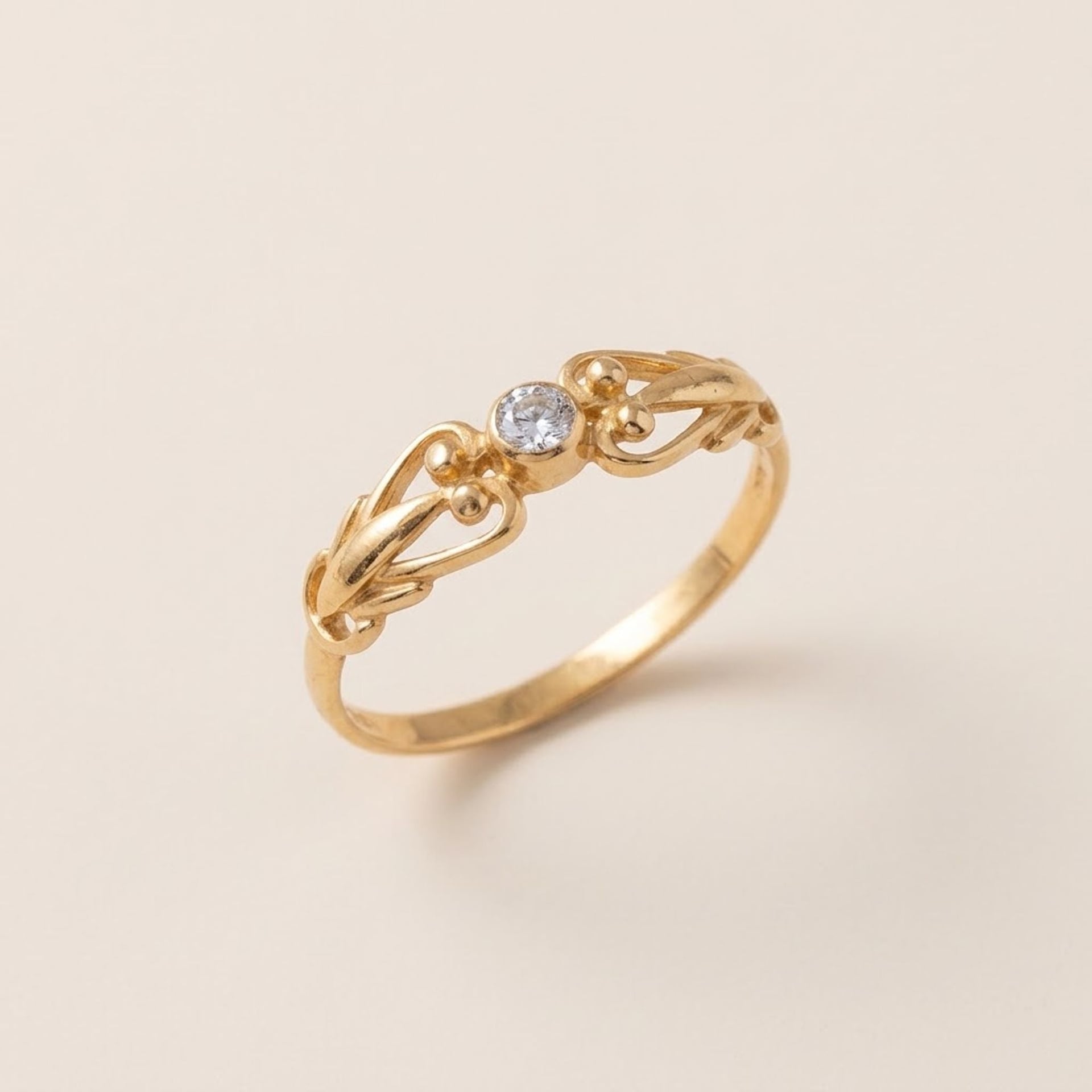 Gold Ring Sapphire — Very good / fine (VG+) Rings