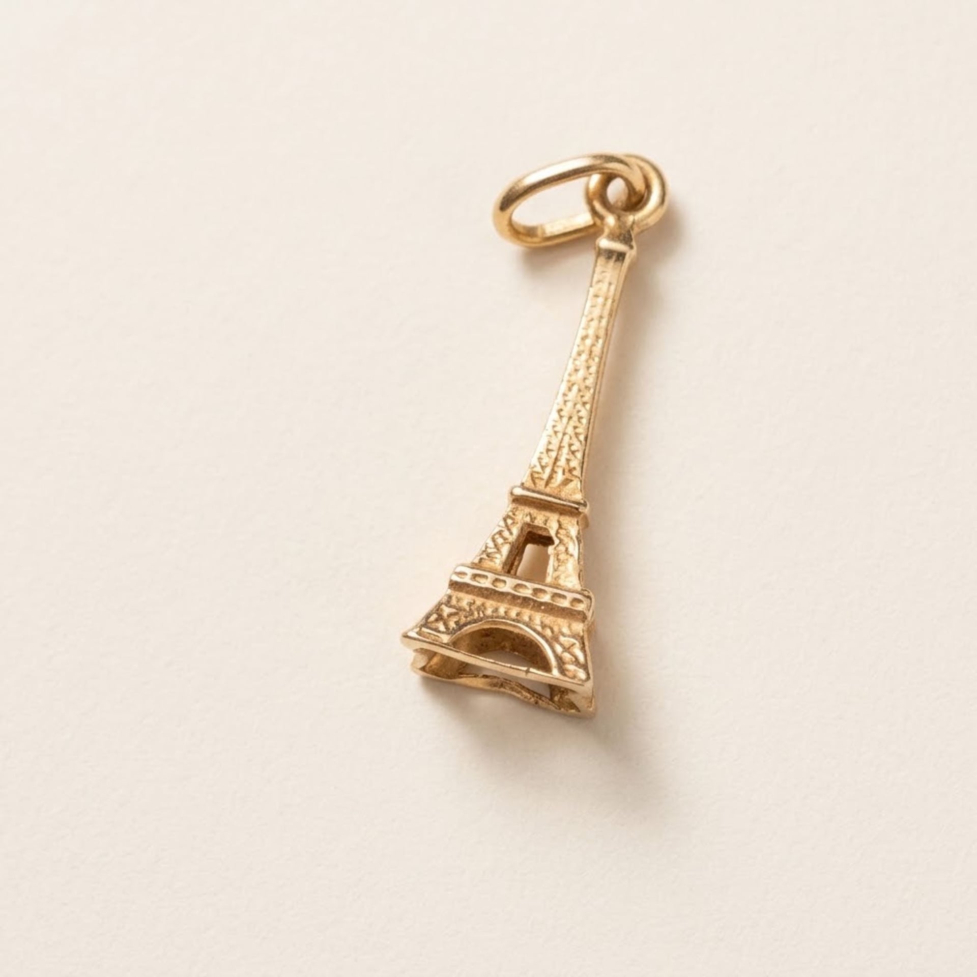 Eiffel Tower Pendant Gold — Very good / fine (VG+) Necklaces & pendants