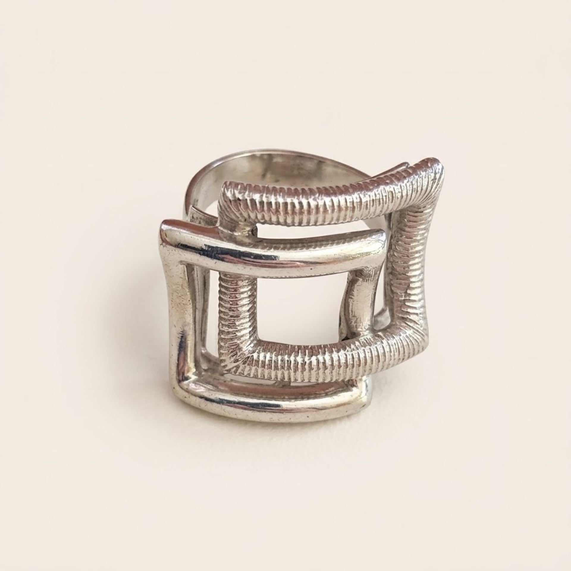 White Gold Ring — Good (VG) Rings