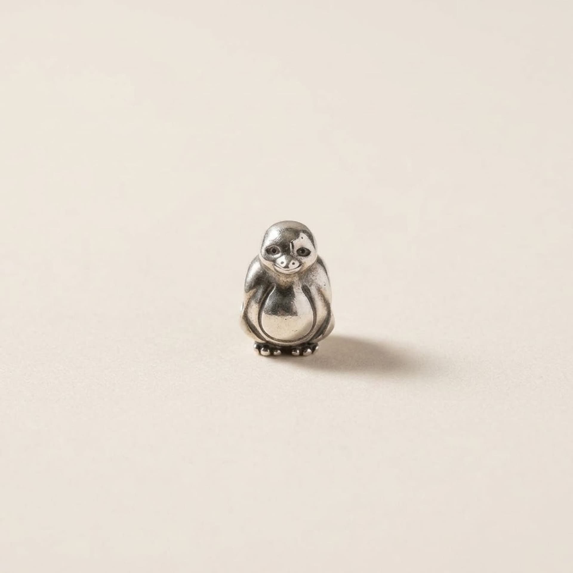Pandora Moments Pinguin Charm — Foto 1 von 5