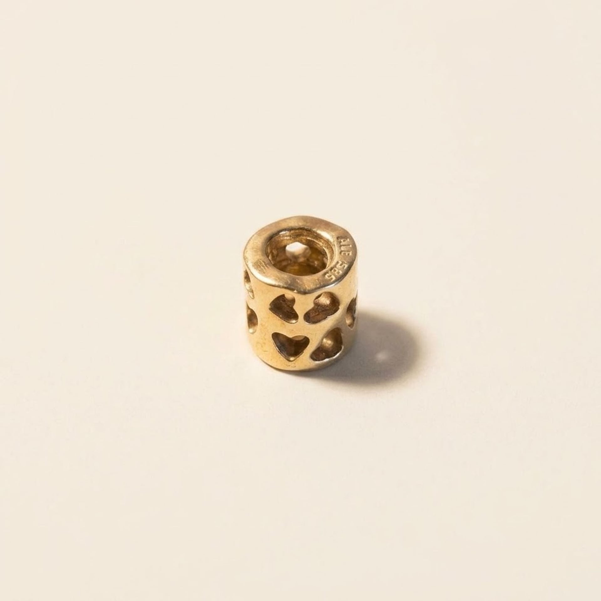 14K Gold Tunnel of Love Charm — Excellent (M-) Necklaces & pendants