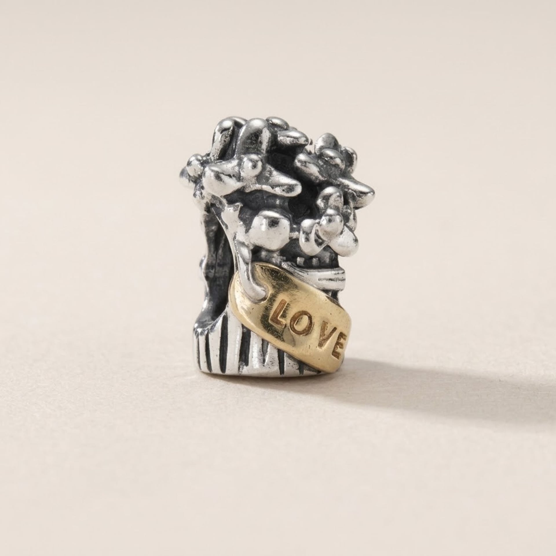 Blumenstrauss Charm — Exzellenter Zustand (M-) Ketten & Anhänger