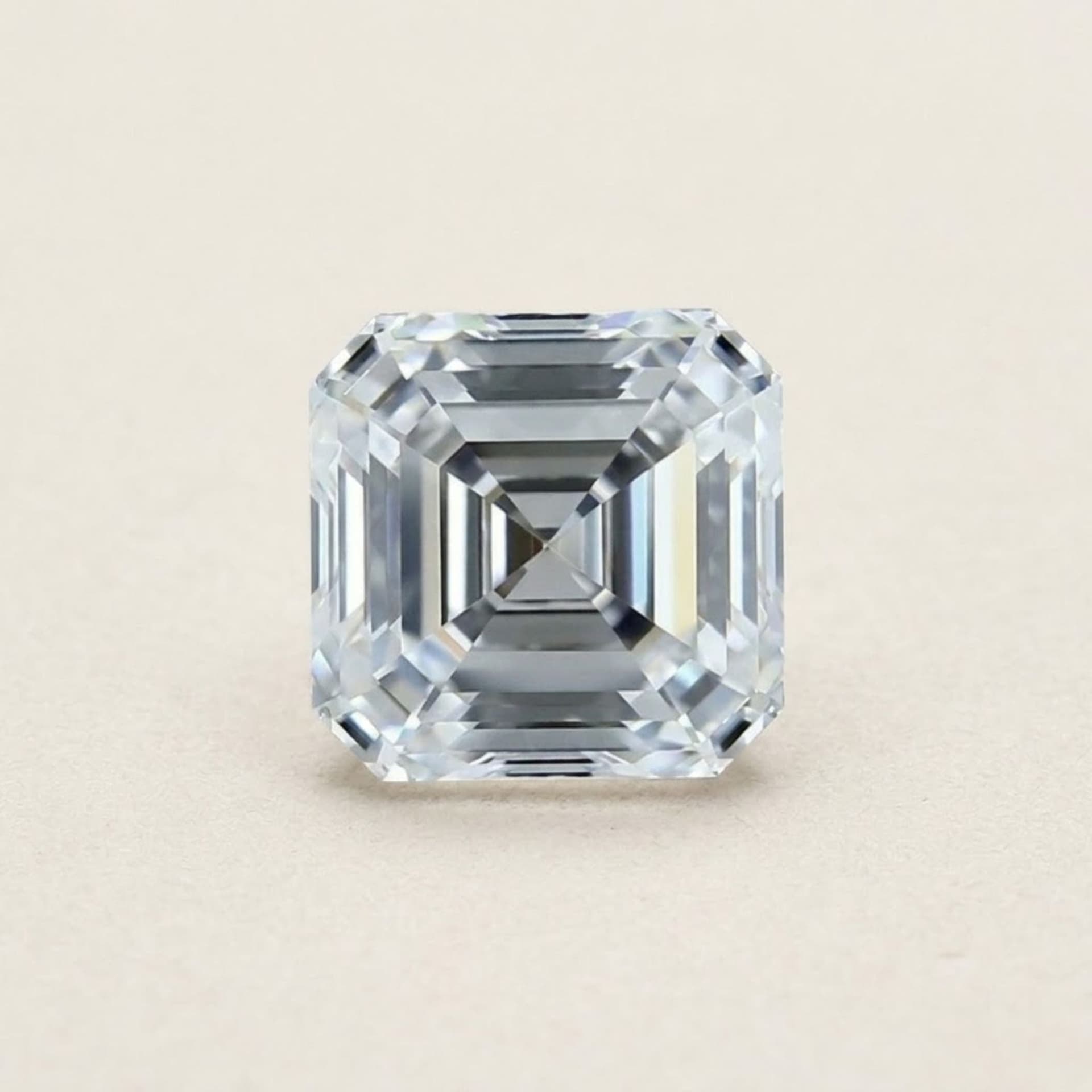 1.02ct Emerald Cut Diamond — photo 1 of 5