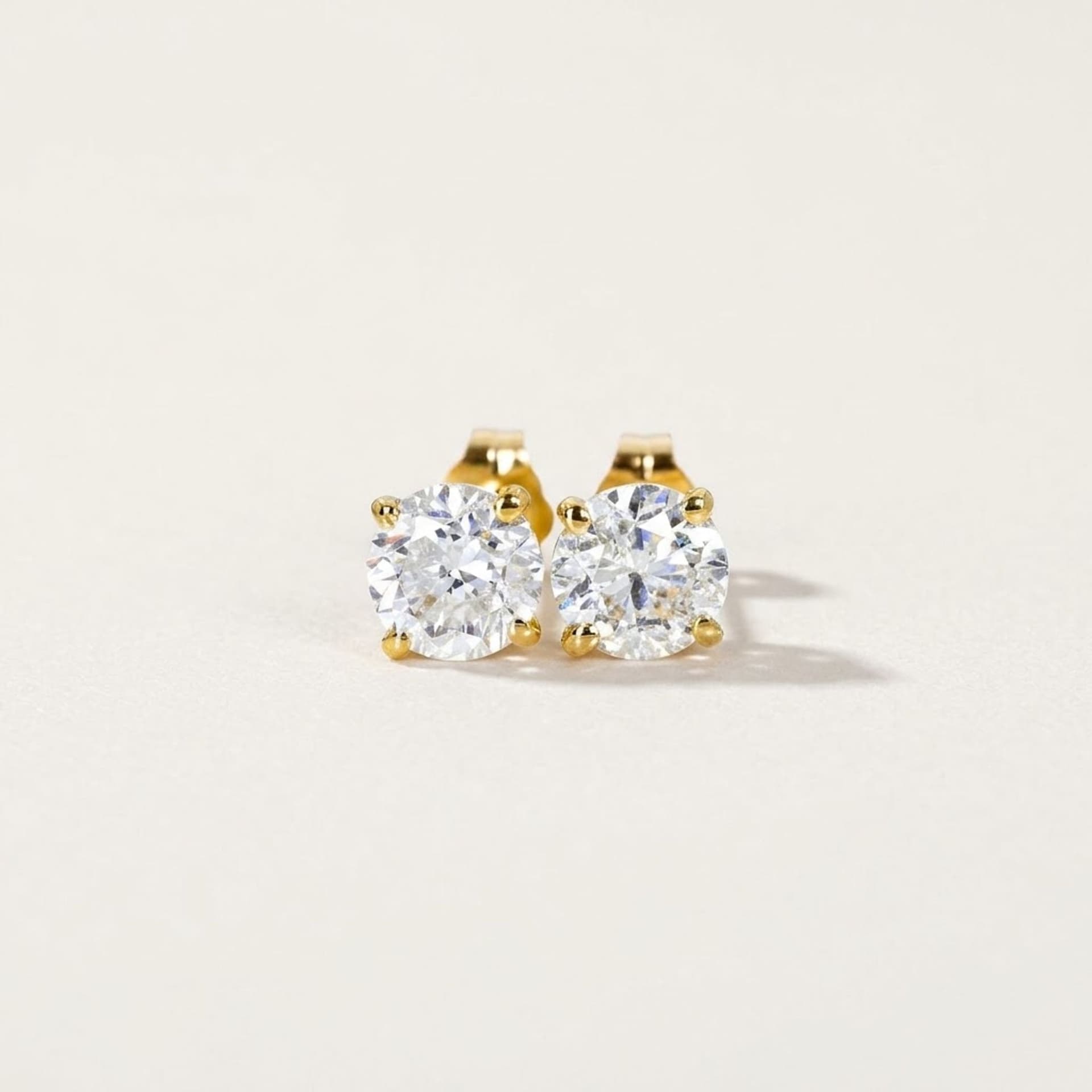 2.05ct Diamant Ohrringe 14k Gelbgold — photo 1 of 7