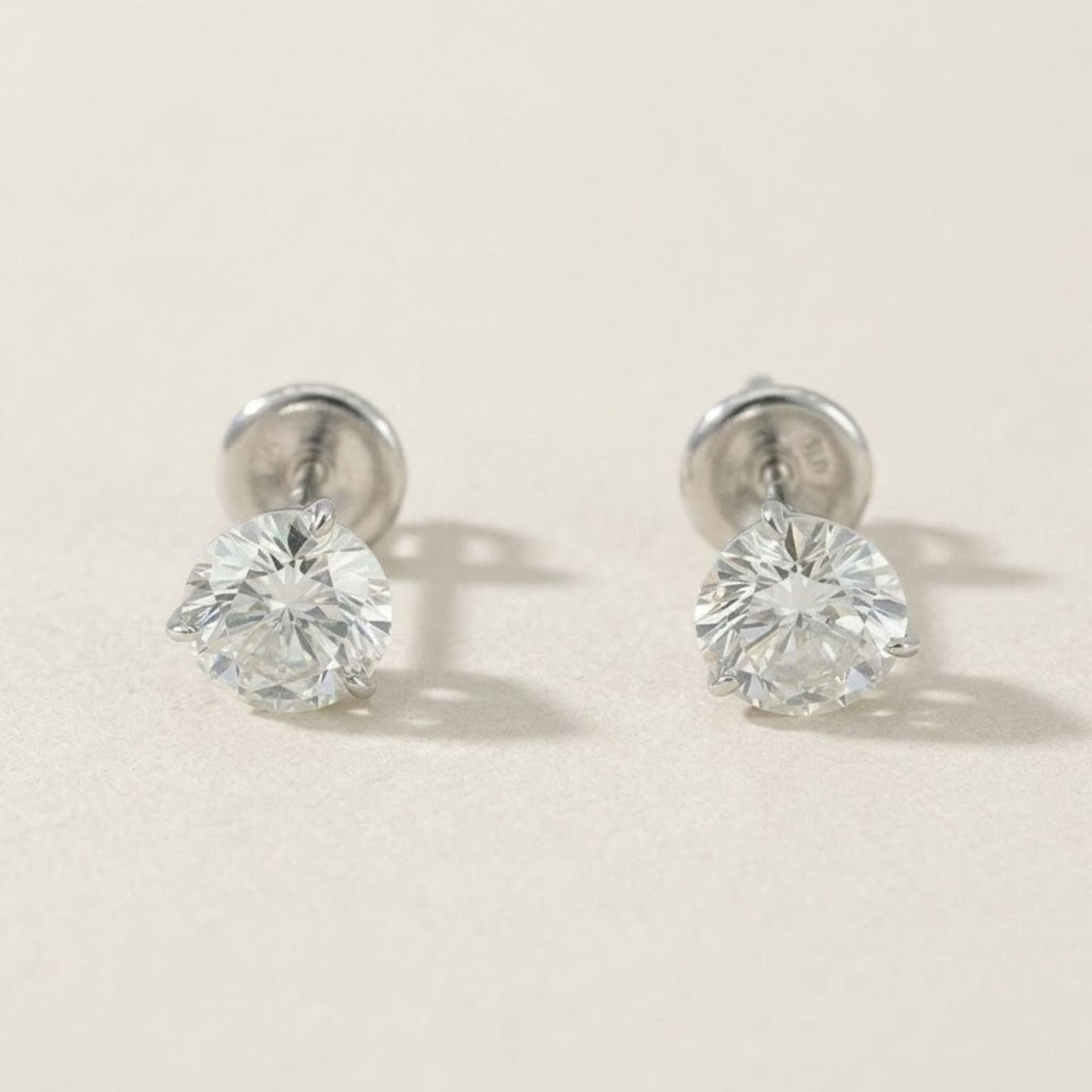 2.09ct Labor Diamant Ohrringe 14k Weissgold — Foto 1 von 4