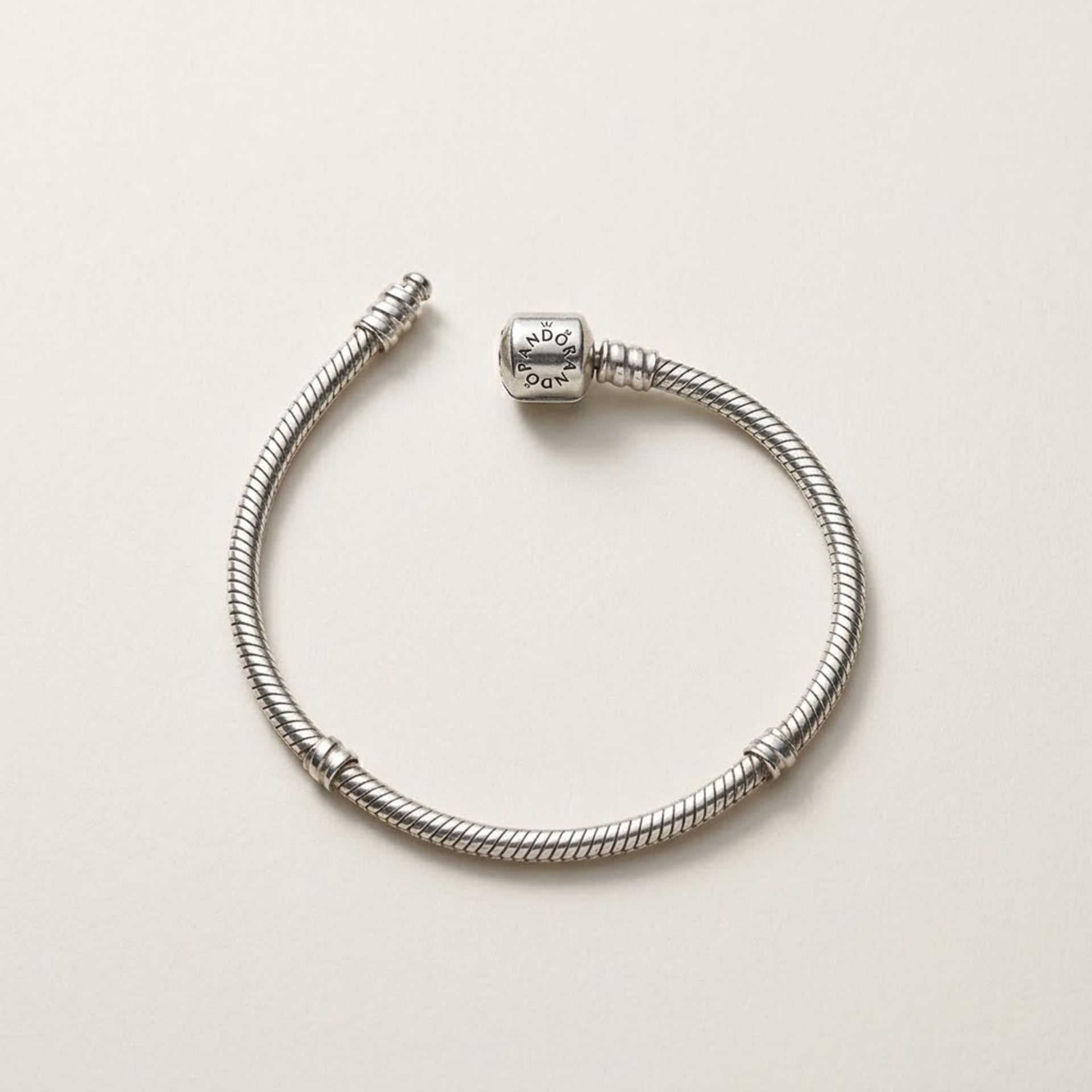 Barrel Clasp Snake Chain Bracelet — Excellent (M-) Bracelets