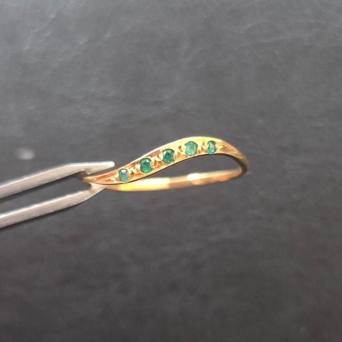 750 Gold Ring — Good (VG) Rings