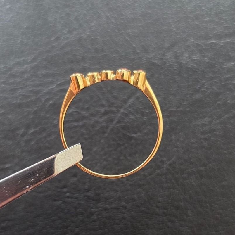 750 Gold Ring — Good (VG) Rings