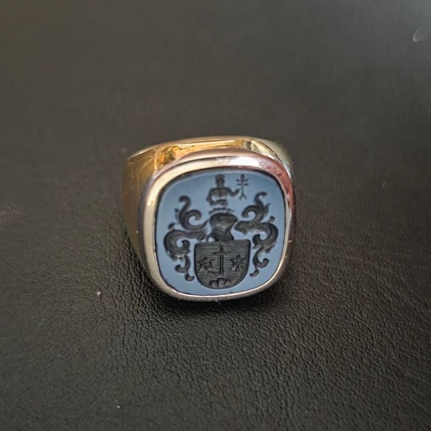 Signet Ring 750 Gold — Good (VG) Rings