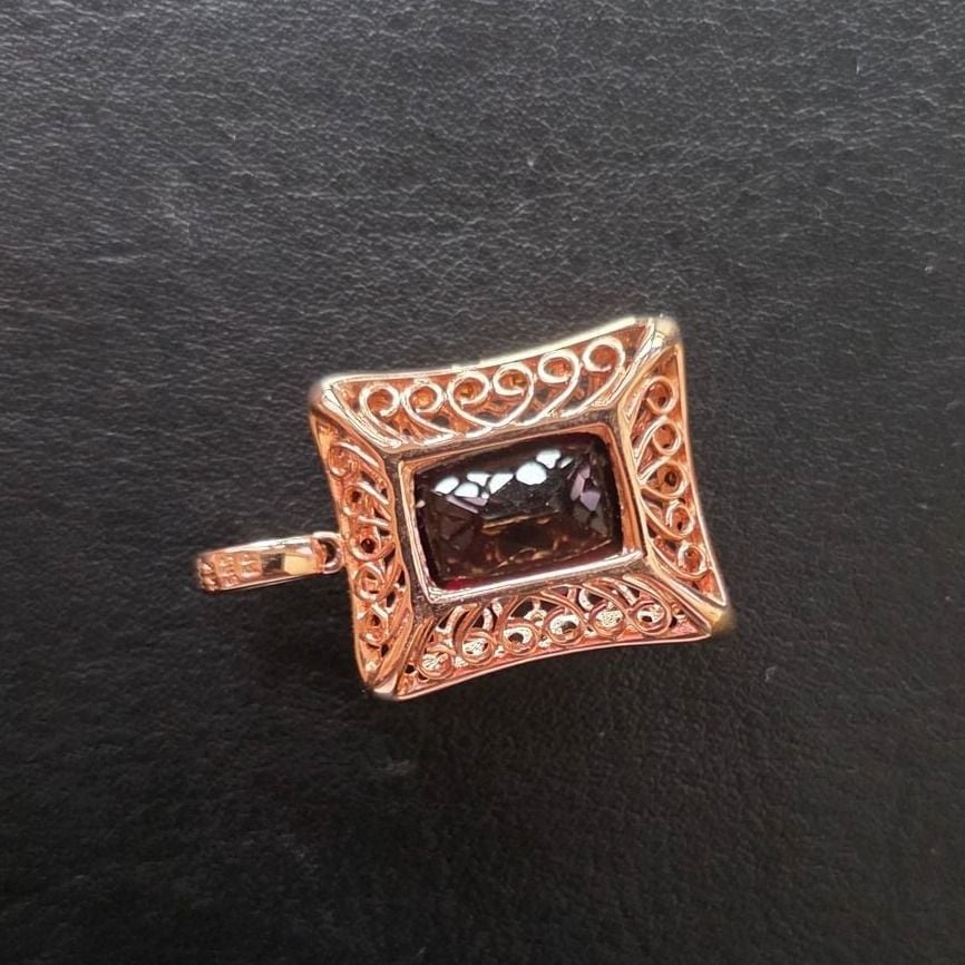 Rose Gold Pendant with Large Garnet — Very good / fine (VG+) Necklaces & pendants