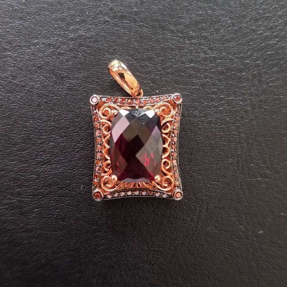 Rose Gold Pendant with Large Garnet — Very good / fine (VG+) Necklaces & pendants