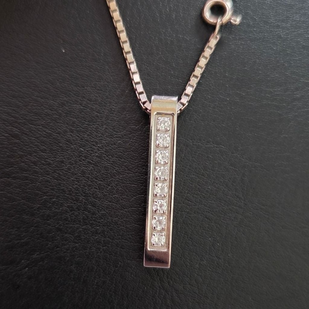 Silver Chain with Healing Magnet — Very good / fine (VG+) Necklaces & pendants