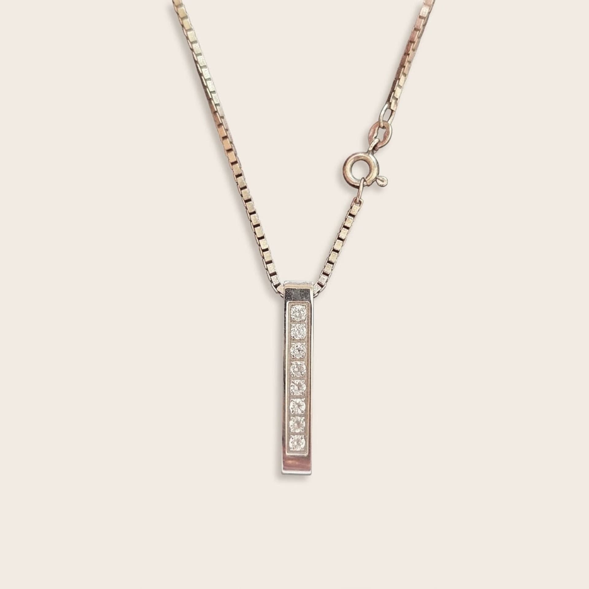 Silver Chain with Healing Magnet — photo 1 of 4