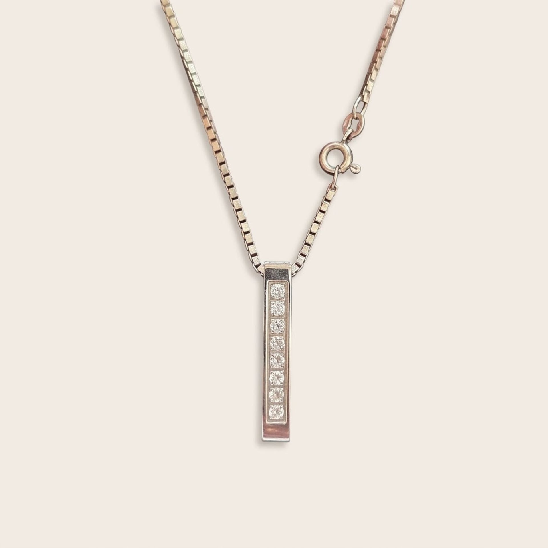 Silver Chain with Healing Magnet — Very good / fine (VG+) Necklaces & pendants